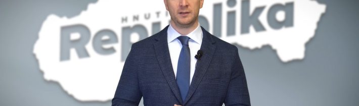 Milan Uhrík (REPUBLIKA): Úrady môžu nariadiť ubytovanie utečencov či vojakov vo vašich domoch