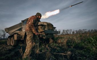 Milan Uhrík: Chystajú sa na veľkú vojnu? Brusel zakladá   armádu, bojovať v nej majú aj Slováci.