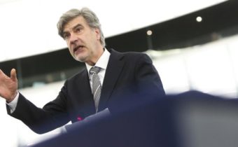 Padli masky! Europoslanec odhalil tých, ktorí kryjú podvody a korupciu