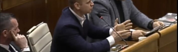 Milan Mazurek (REPUBLIKA): Chcú Vám kontrolovať popol v krboch!